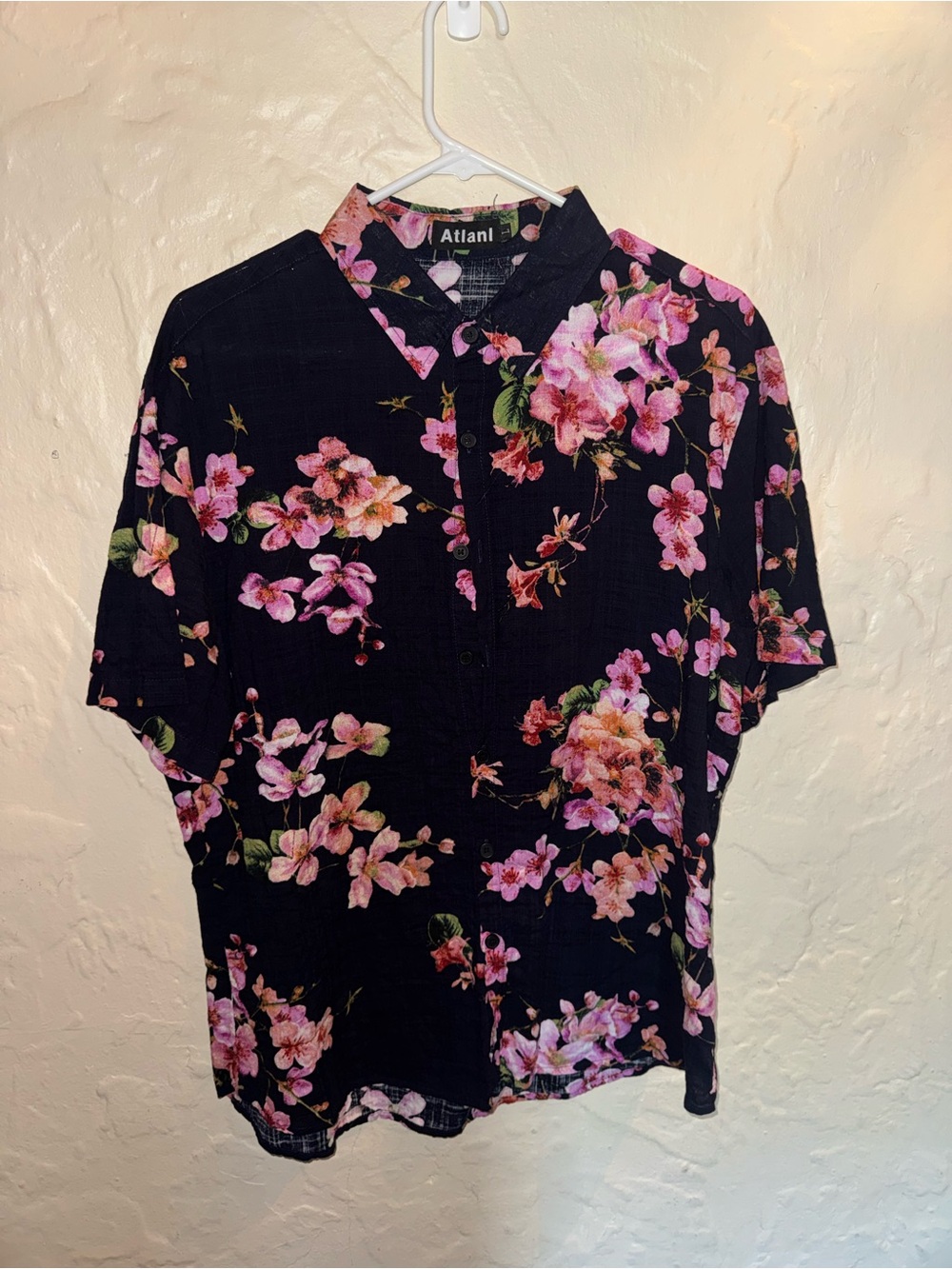 Men's Black Floral Short-Sleeve Shirt